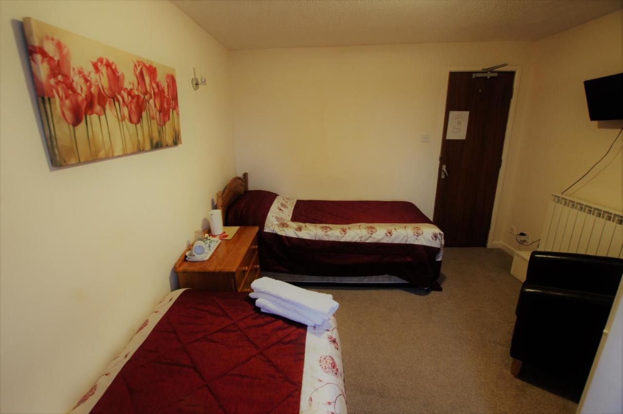 Dove House Bed & Breakfast Cheltenham Exterior photo