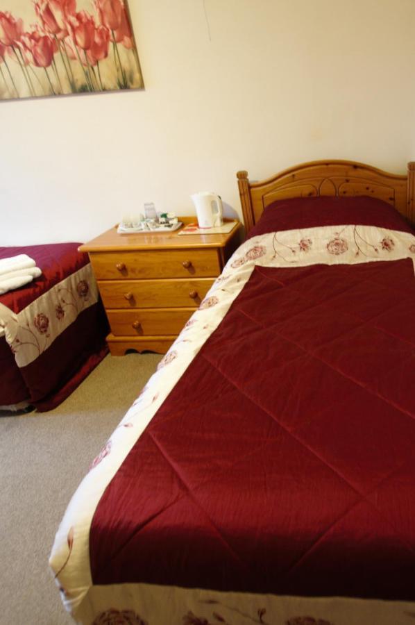 Dove House Bed & Breakfast Cheltenham Exterior photo